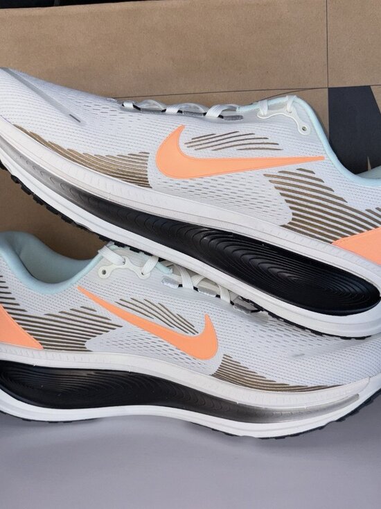 NEW Nike Vomero 18 By You White Black Orange Running IO7528-900 Men\'s Size 12